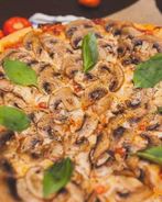 Пицца с шампиньонами