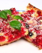 Пицца с ягодами