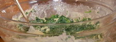 пицца с яйцом и шпинатом. Шаг 9