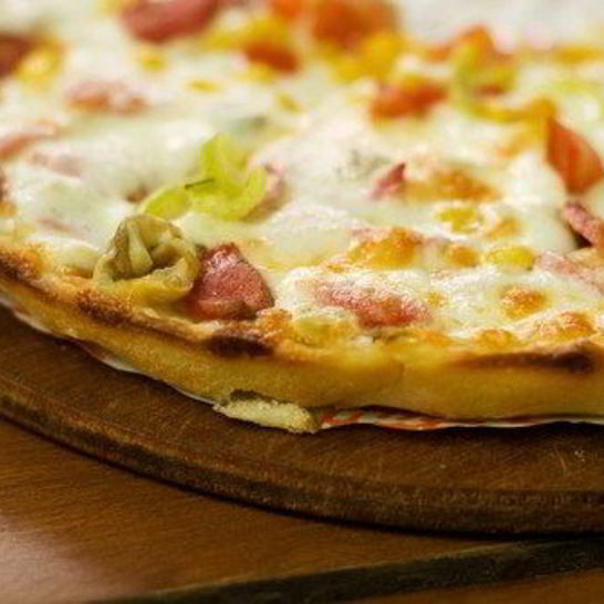 Рецепт пиццы со шпиком, брюссельской капустой и миндалем