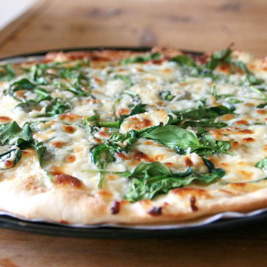 Рецепт пиццы со шпинатом и сыром