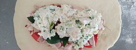 закрытая пицца с курицей и чесноком. Шаг 8