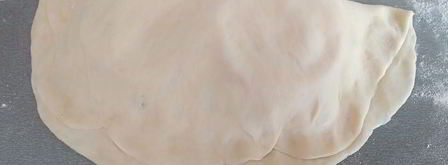 закрытая пицца с курицей и чесноком. Шаг 10