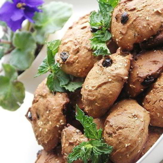 Рецепт пряников с кунжутом, изюмом и мятой