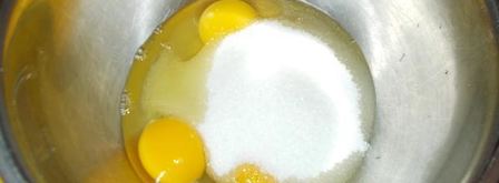 фисташковая шарлотка с персиками. Шаг 3