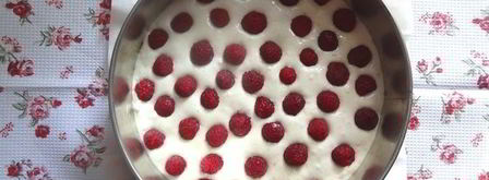 меренговая шарлотка с малиной и белым шоколадом. Шаг 7