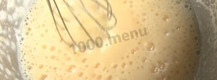 шарлотка на молоке с яблоками. Шаг 2