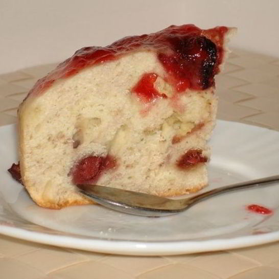Рецепт шарлотки с клубникой в мультиварке
