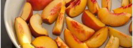 шарлотка с персиками. Шаг 3