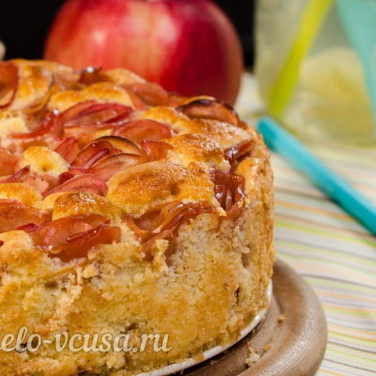 Рецепт шарлотки с розами из яблок