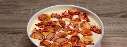 шарлотка с розами из яблок. Шаг 14