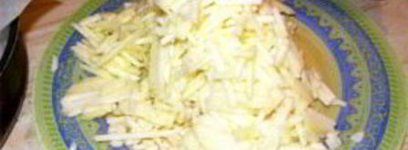 шарлотка с тертыми яблоками. Шаг 2