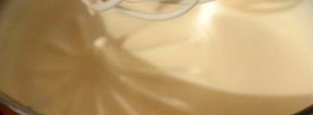 шарлотка с яблоками и медовым бисквитом. Шаг 4