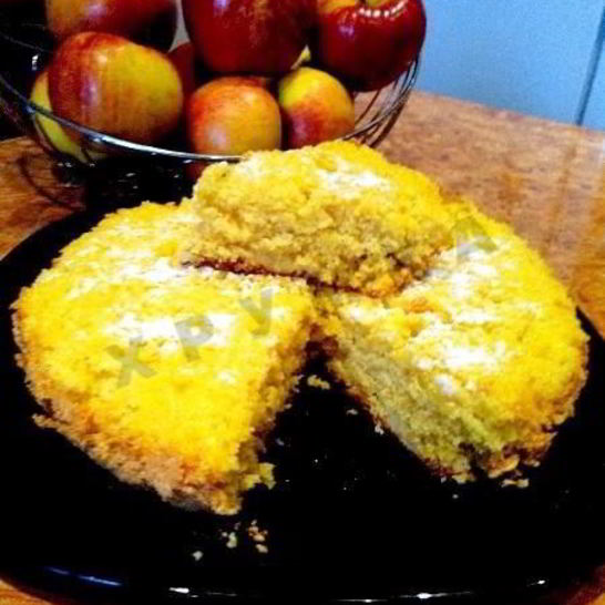 Рецепт шарлотки с яблоками в мультиварке с манкой