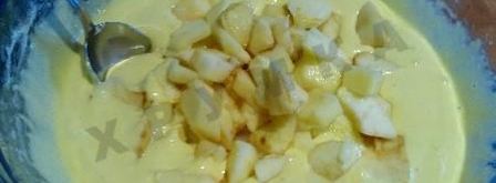 шарлотка с яблоками в мультиварке с манкой. Шаг 7