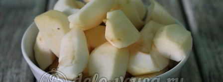 шарлотка с яблоками в мультиварке. Шаг 2