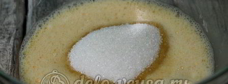 шарлотка с яблоками в мультиварке. Шаг 6