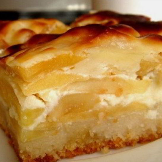 Рецепт шарлотки с яблоком на сметане