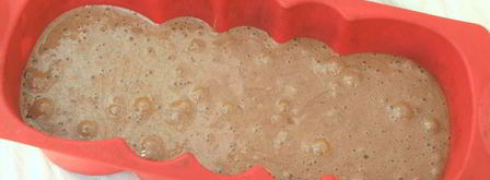 шоколадная шарлотка с ягодами. Шаг 4