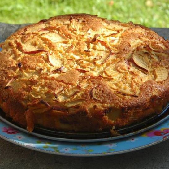 Рецепт яблочной шарлотки на сидре