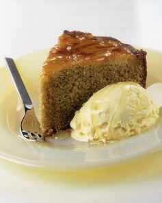 Яблочная шарлотка с медом и корицей