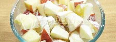 заливная шарлотка с яблоками. Шаг 8