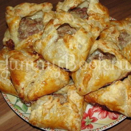 Рецепт слоеных конвертиков с мясом