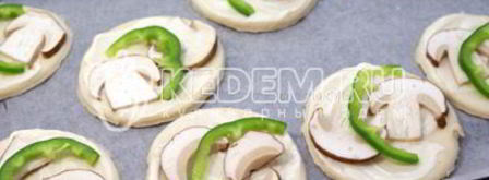 слойки с белыми грибами и овощами. Шаг 5