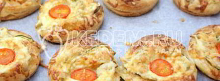 слойки с белыми грибами и овощами. Шаг 7