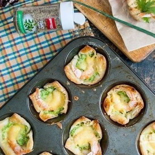 Рецепт слойки с брокколи и креветками