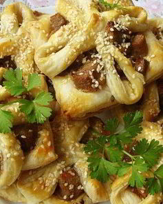 Слойки с мясом