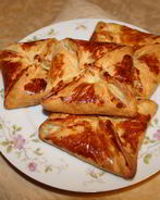 Слойки с творогом и бананом