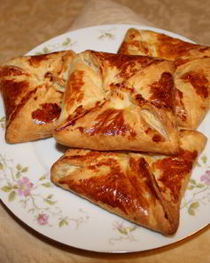 Слойки с творогом и бананом