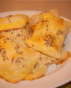 Слойки с ветчиной и сыром