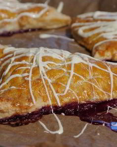 Слойки с вишней и белым шоколадом