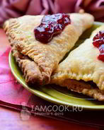 Слойки с вишней