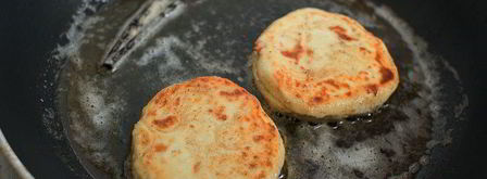 сырники с бруснично-розмариновым вареньем. Шаг 4