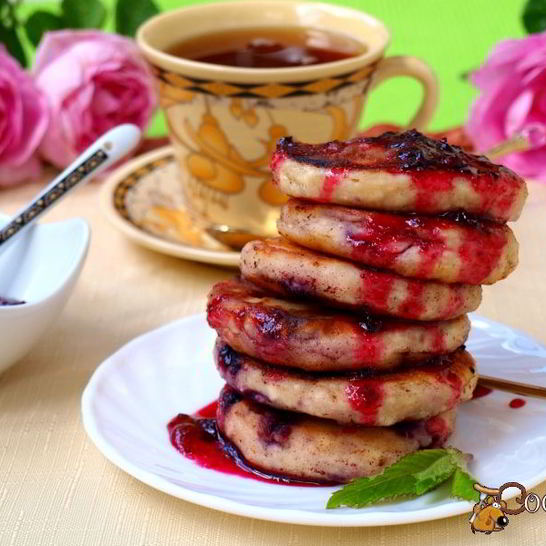 Рецепт сырников с черной смородиной