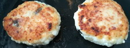 сырники с изюмом и кедровыми орехами. Шаг 5