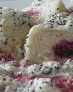 Творожники в сметанно-маковом соусе