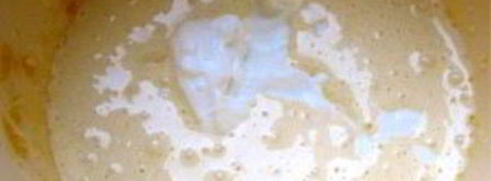 бисквитное тесто на сметане. Шаг 2