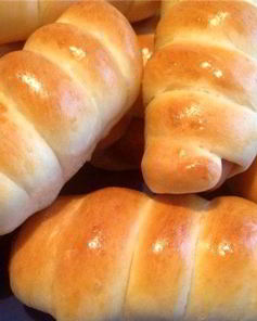 Тесто для пирожков с сосиской