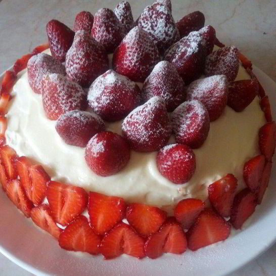 Рецепт клубничного блинного торта