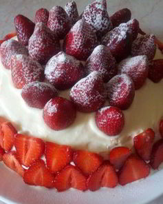 Клубничный блинный торт