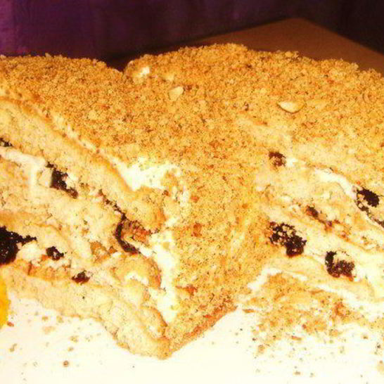 Рецепт медового торта с орехами и черносливом