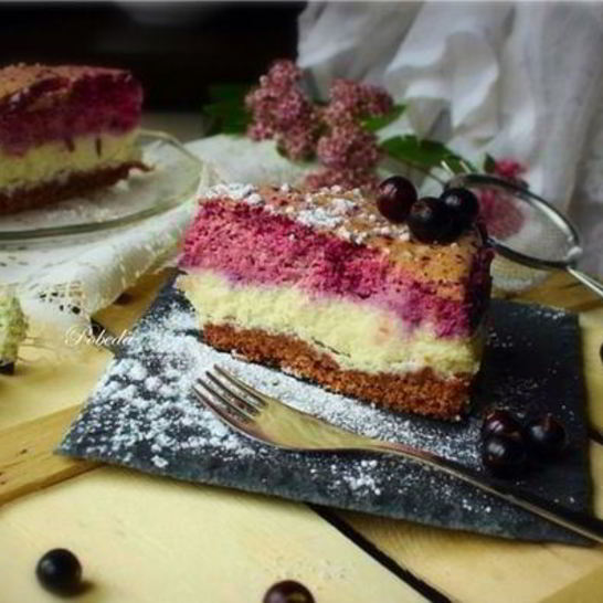 Рецепт трехслойного творожно-ягодный торт