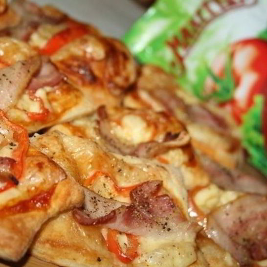 Рецепт закусочных слоек с беконом