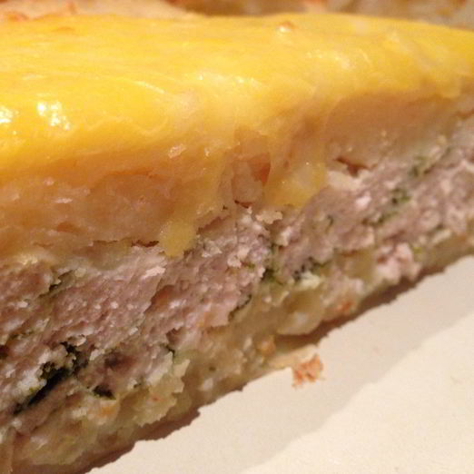 Картофельная запеканка с начинкой из куриного филе и шпината