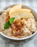 Рисовая запеканка с яблоками и корицей