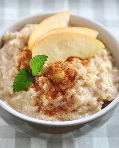 Рисовая запеканка с яблоками и корицей